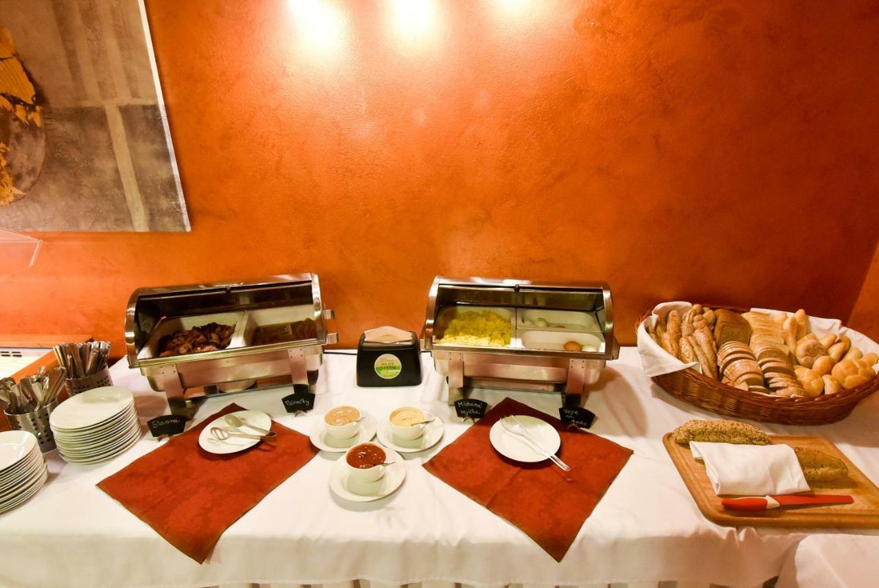 Wellness Hotel Luzan Rumburk Extérieur photo